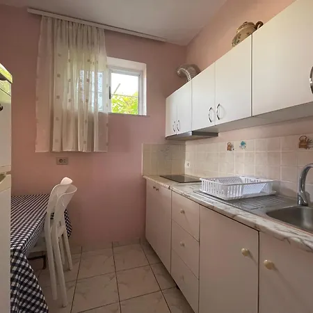 Guest house Vila Hiso Qeparo