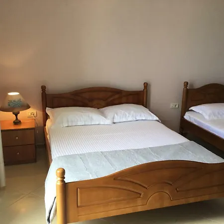 Guest house Vila Hiso Qeparo