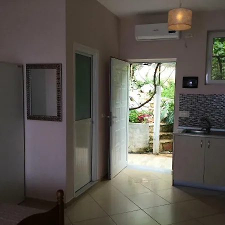 Vila Hiso Guest house Qeparo